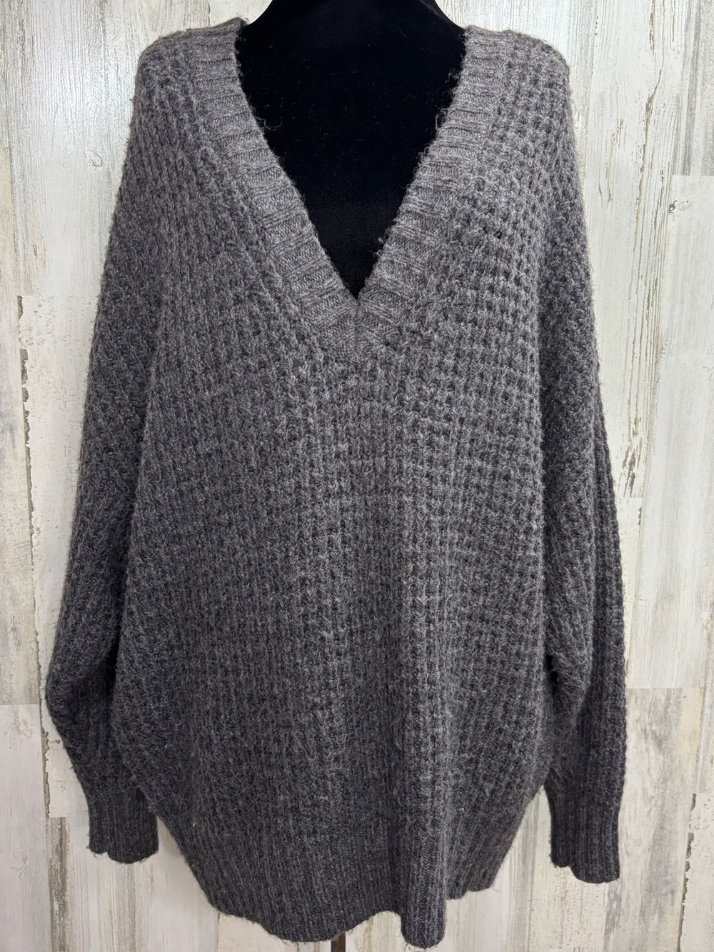 American Eagle Outfitters Whoa So Cozy Charcoal V-Neck Waffle Knit Sweater - Picture 4 of 12